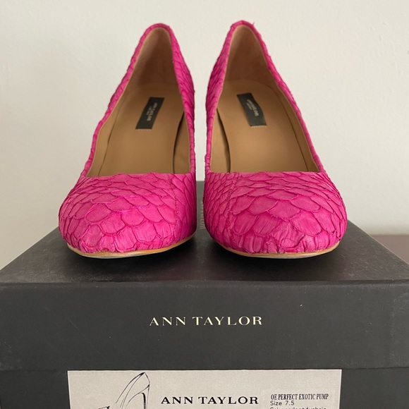 Ann Taylor OE Perfect Exotic Faux Snakeskin Pumps In Fuchsia/Pink Size US 7.5 - Picture 2 of 9